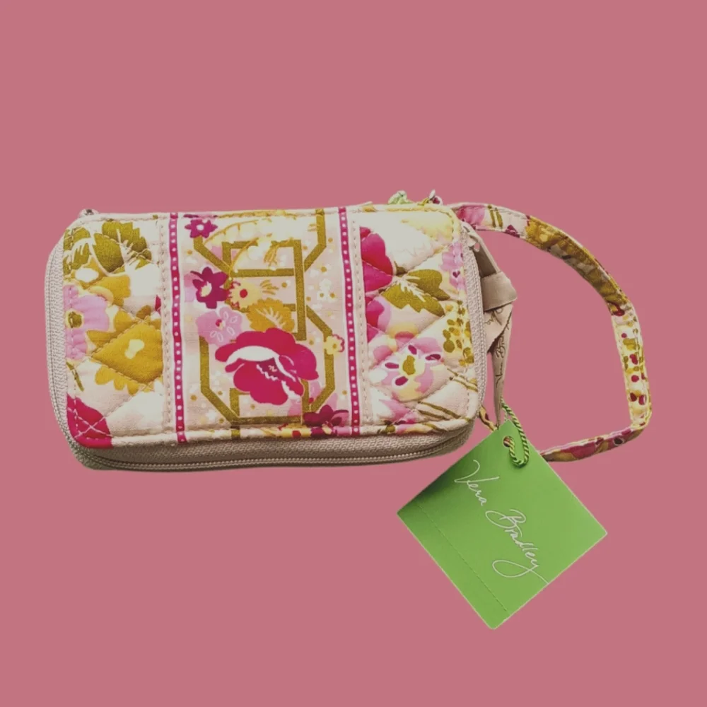 - CARRY IT ALL WRISTLET MAKE ME BLUSH by VERA BRADLEY NWT - Picture 3 of 5